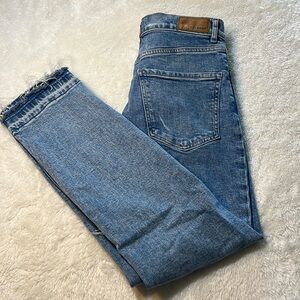 EXPRESS MOM JEANS SIZE 2 US